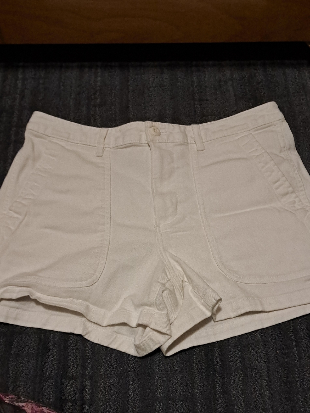 QUINCE Women’s White Casual Pocket Shorts